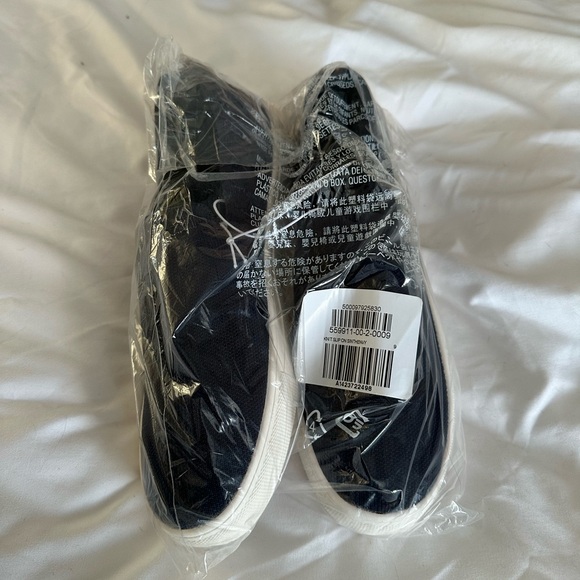 Old Navy Shoes - Old Navy Women's Navy Blue Flats